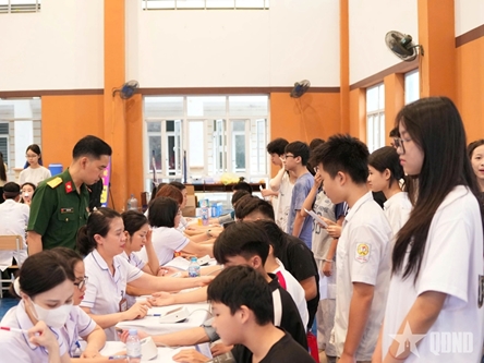 Military Hospital 105 provides free health checkups for children